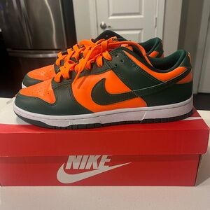NIKE MIAMI HURRICANE DUNKS SIZE 10